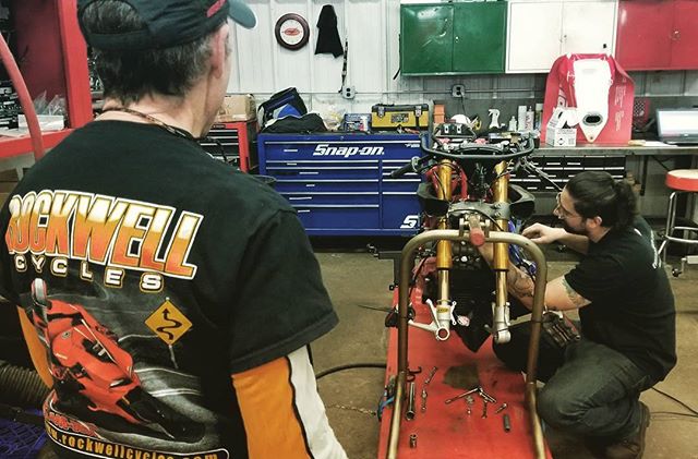 Two wheeler mechanic shop 2025